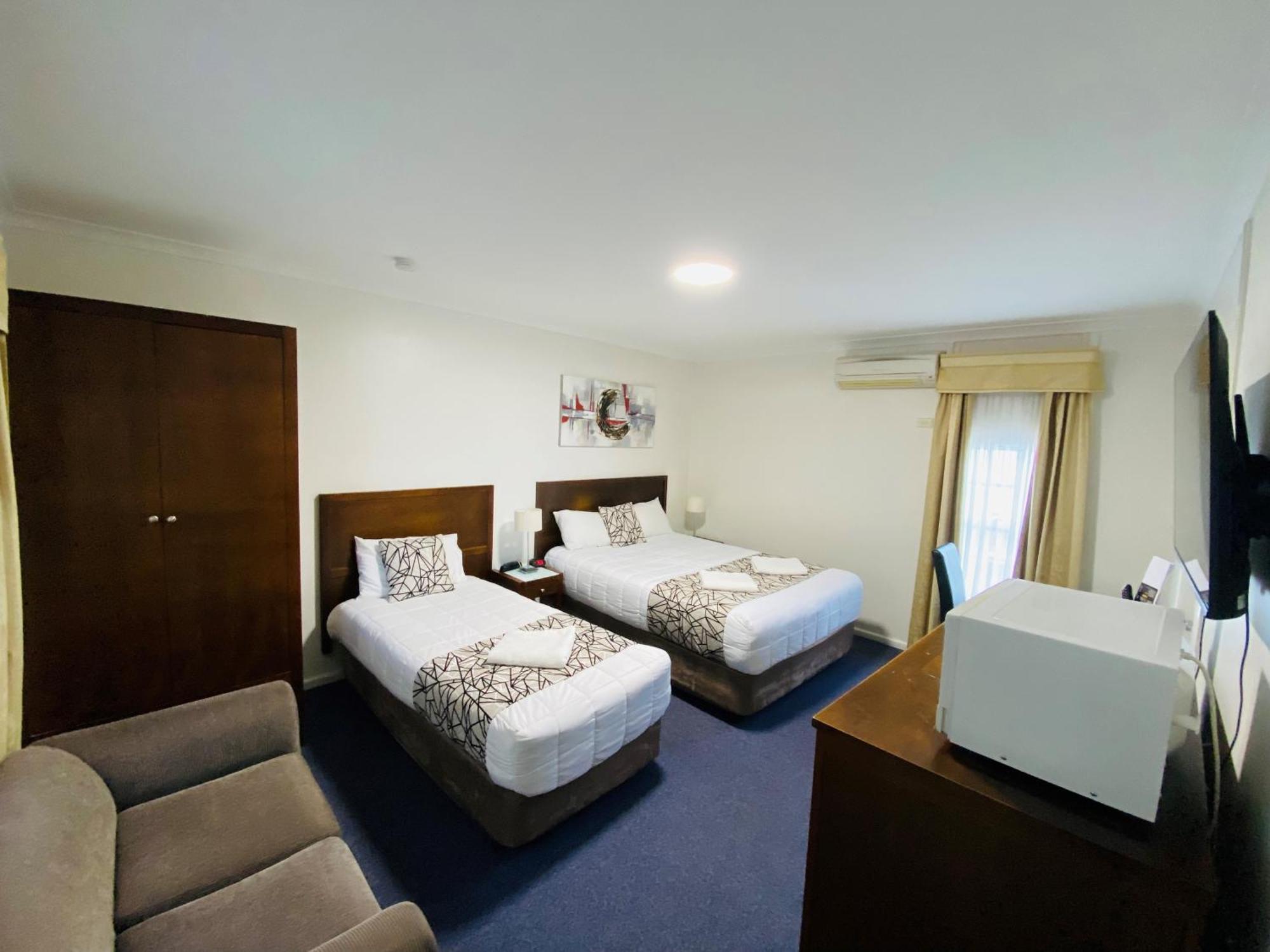 Colonial Lodge Motor Inn Yass Eksteriør billede