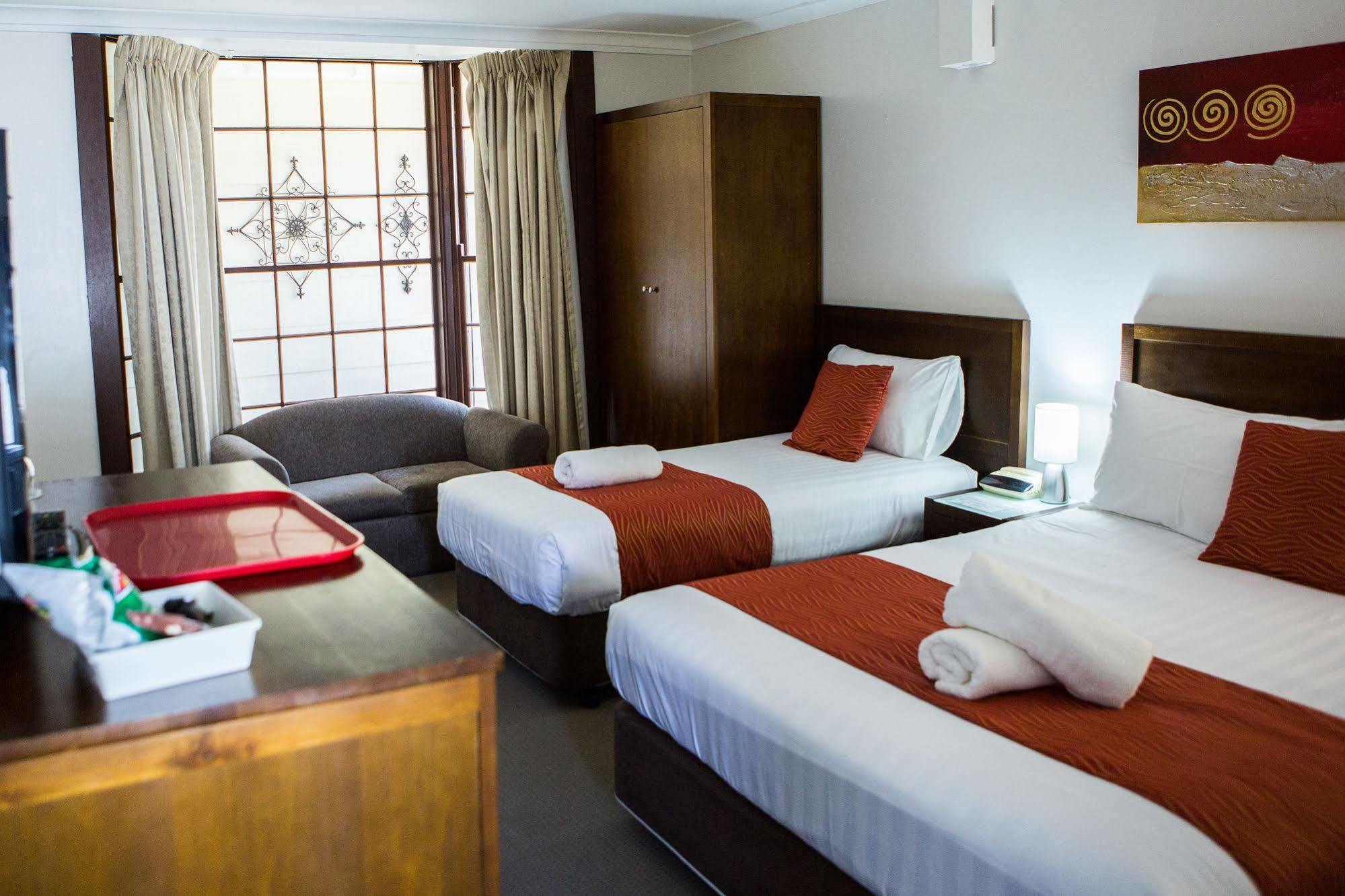 Colonial Lodge Motor Inn Yass Eksteriør billede